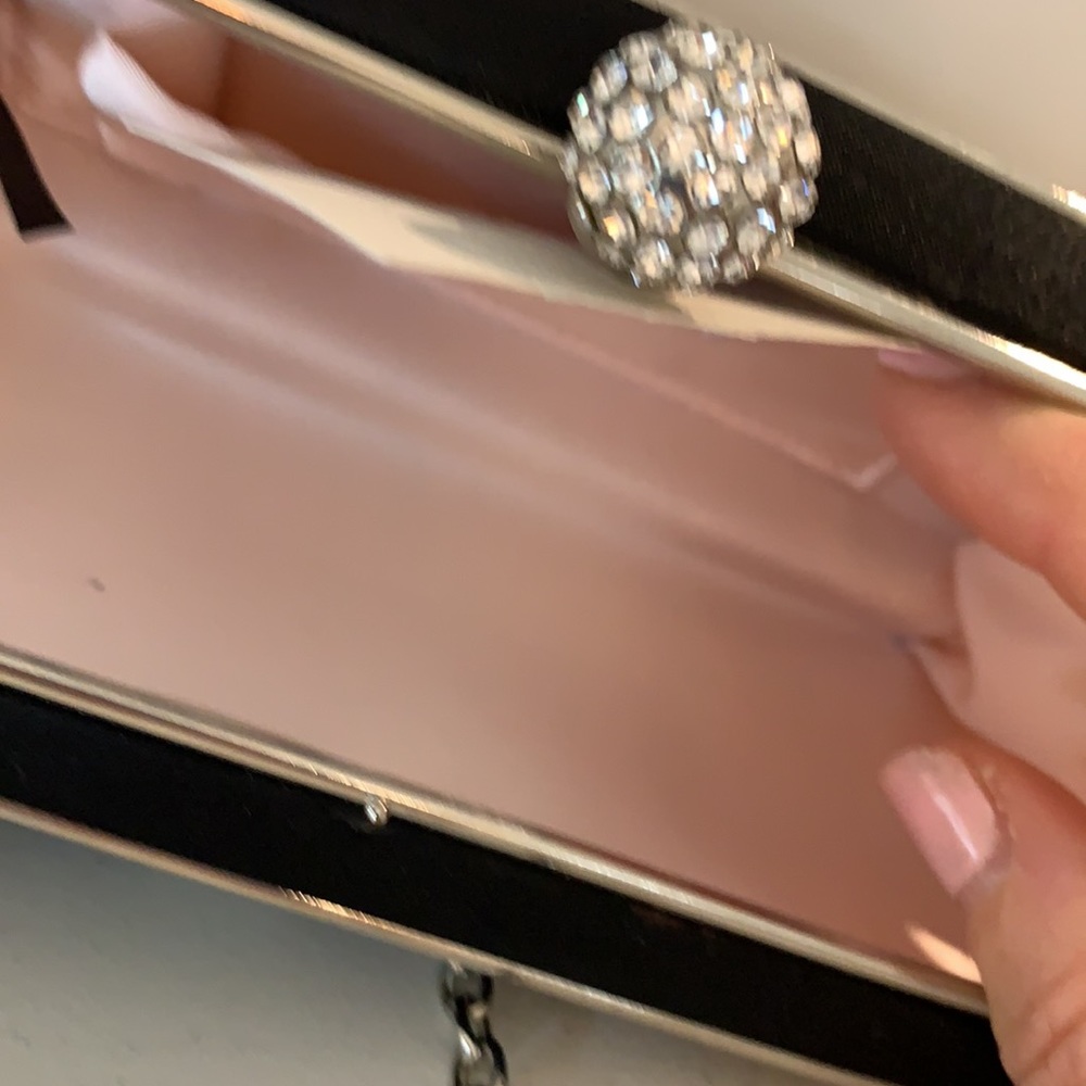 Purse - Picture 4 of 4